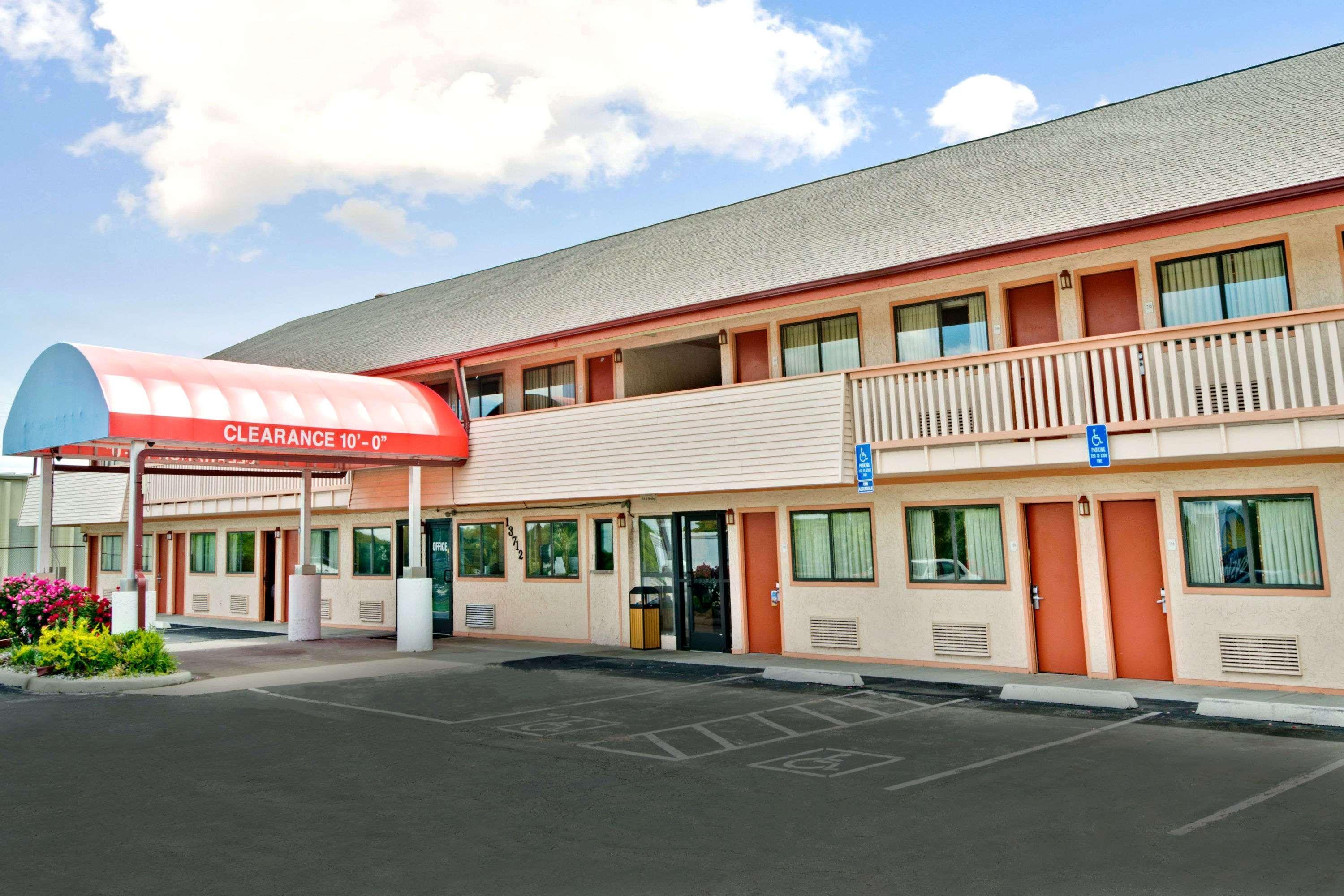 Days Inn By Wyndham Independence Eksteriør bilde