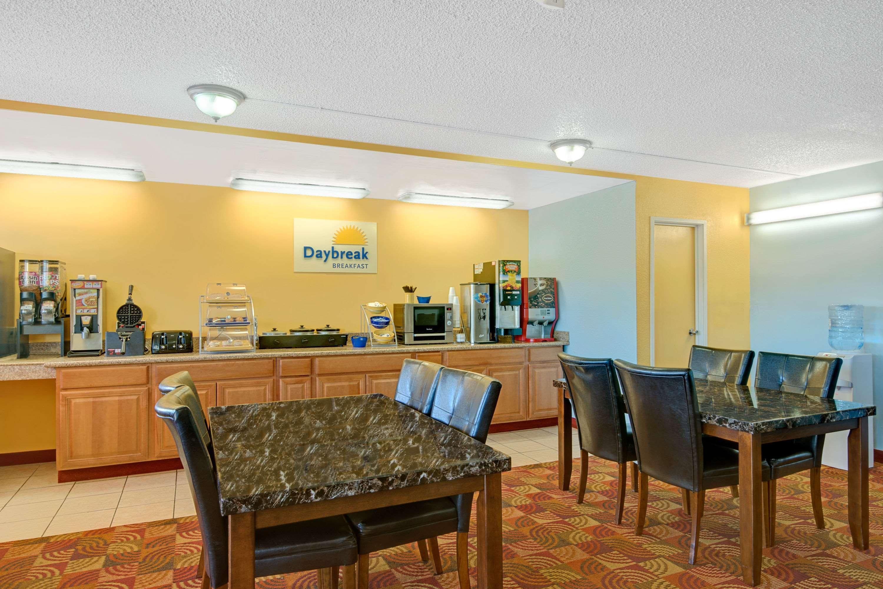 Days Inn By Wyndham Independence Eksteriør bilde