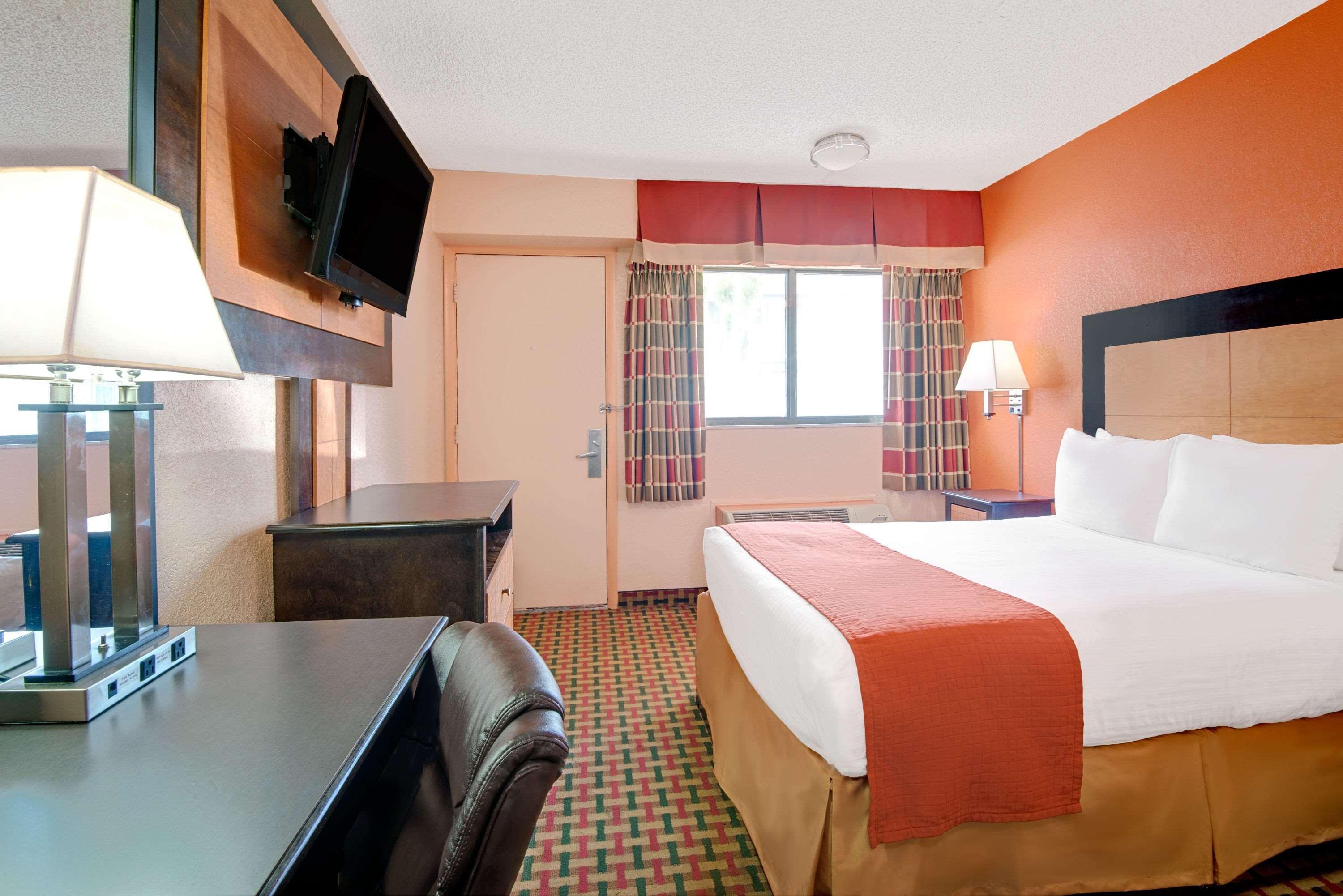 Days Inn By Wyndham Independence Eksteriør bilde