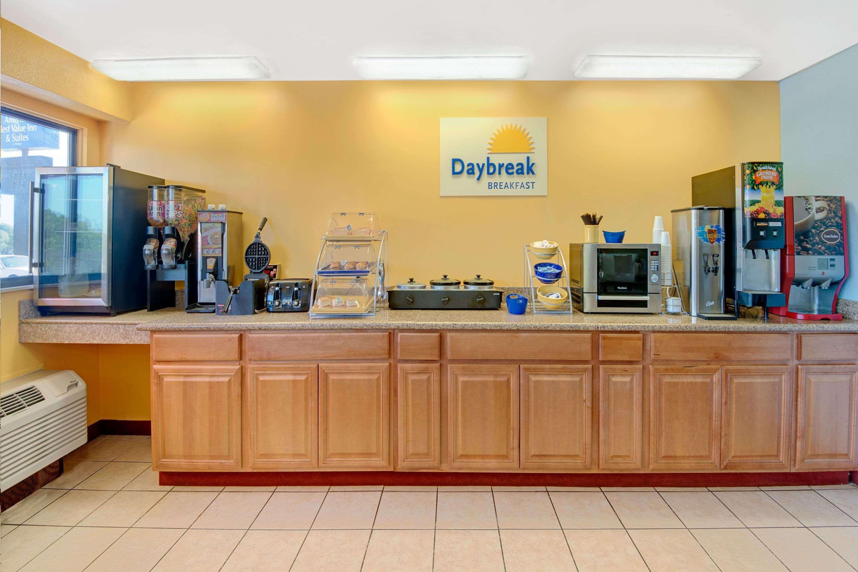 Days Inn By Wyndham Independence Eksteriør bilde