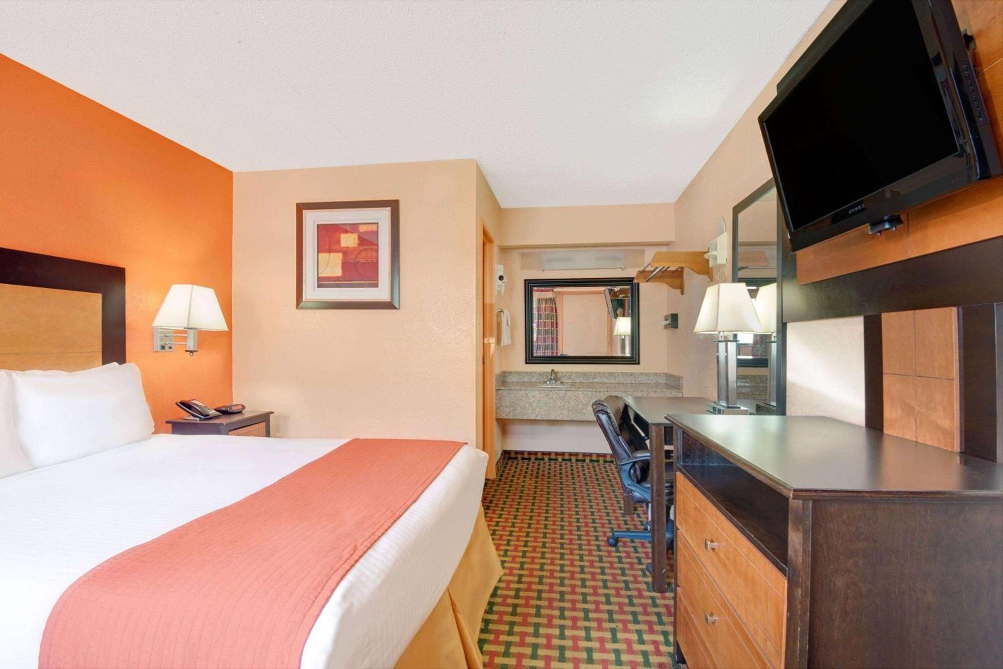 Days Inn By Wyndham Independence Eksteriør bilde